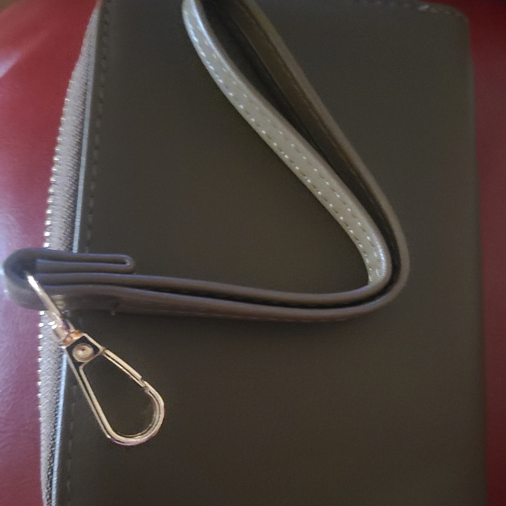 Small wristlet Wallet